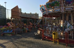 KİRALIK Armutlu Tatil Köyünde  14 Nisan 28 Nisan Dönemi 98 m2 Denize Sıfır Yüksek Kat.