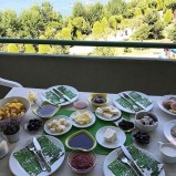 Cazip Fiyatlı , Yatırım Fırsatı Sunan Daire Armutlu Tatil Köyünde  98 m2 Satılık 05 Aralık – 19 Aralık Dönemi