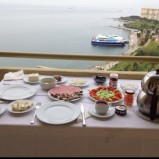 Armutlu Tatil Köyünde Dinlenerek, Eğlenerek ve Keyifle Tatil Yapmanın Tam zamanı 18 Ekim 01 Kasım 98 m2 Satılık Daire Manzaralı Daire