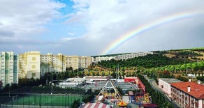 Kaplıca ,Doğa ve Deniz Üçlüsünü Bir Arada Görebileceğiniz Yerlerden Olan Armutlu Tatil Köyünde  30 Aralık – 13 Ocak Dönemi 98 m2 2+1 Sahibinden Satılık Daire.