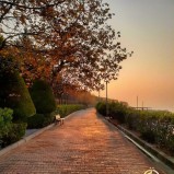 SATILIK !Armutlu Tatil Köyünde  27 Aralık – 10 Ocak Dönemi  8. Blokta  98 M2 2+1 Denize Sıfır  Daire