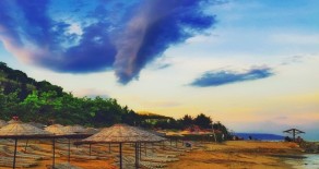 Baharda Bir Başka !KİRALIK Armutlu Tatil Köyünde 14 Mayıs – 28 Mayıs Dönemi 98 M2 Denize Sıfır Konumda Daire 26.000