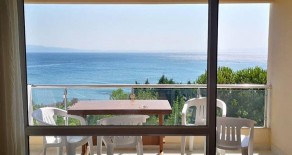 Armutlu Tatil Köyünde   13 Mayıs – 27 Mayıs Dönemi 85 M2 Denize Sıfır Konumda Daire