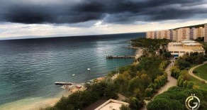 Kış Tatili Seni Bekliyor.. Armutlu Tatil Köyünde Satılık  03 Aralık – 17 Aralık 50 m2 1+1  Denize Sıfır Daire Dönemi 65.000 TL