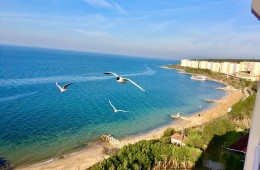 Armutlu Tatil Köyü 21 Ağustos – 04 Eylül Dönemi  11. Blokta  85 M2 1+1 Denize Sıfır  Daire