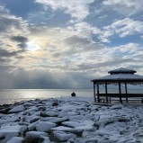 Armutlu Tatil Köyünde 85 m2 Tünel Geçişli 1+1 06 Şubat –  20 Şubat Denize Sıfır Daire.